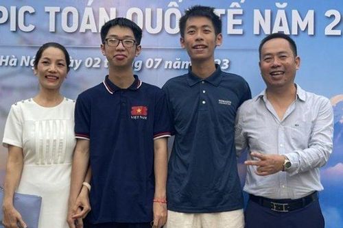 Hải Phòng: Thưởng 900 triệu đồng 2 học sinh đoạt huy chương quốc tế
