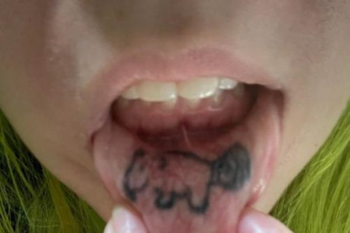 Những hình xăm kỳ quặc và ngớ ngẩn đến buồn cười