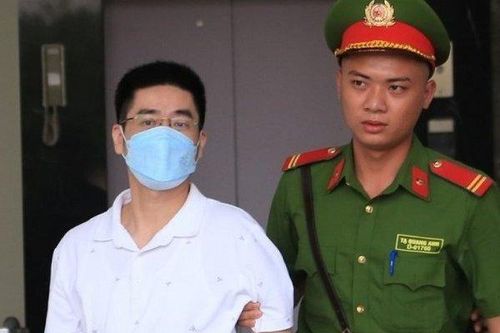 Cựu điều tra viên nói về chi tiết chiếc cặp có chứa 450.000 USD