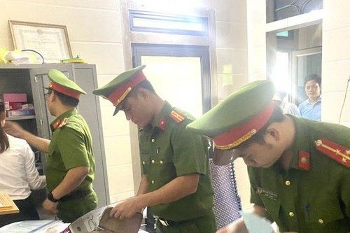 Hà Tĩnh: Mua hóa đơn hợp thức 'cát lậu', giám đốc và kế toán bị bắt