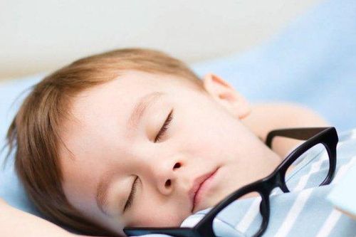 7 thói quen xấu dễ gây tổn thương não bộ ở trẻ em, cha mẹ cần hết sức lưu ý