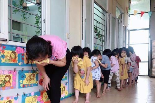 Kỹ năng thoát hiểm cần dạy cho trẻ khi có cháy để giảm thương vong