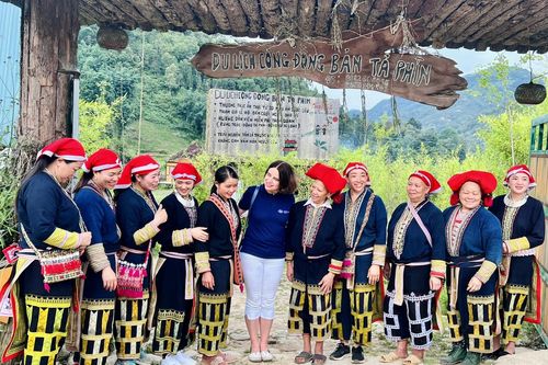 Xây dựng nông thôn mới không chỉ là xây dựng điện, đường, trường, trạm