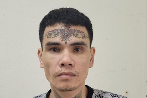 Hình xăm 'dị' tố kẻ trốn truy nã đặc biệt nguy hiểm