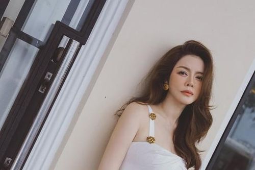 Lý Nhã Kỳ trẻ đẹp ngỡ ngàng trong bộ ảnh mừng sinh nhật