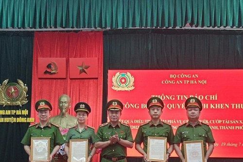 Bộ trưởng Công an khen thưởng Công an Hà Nội sau trọng án tại Đông Anh