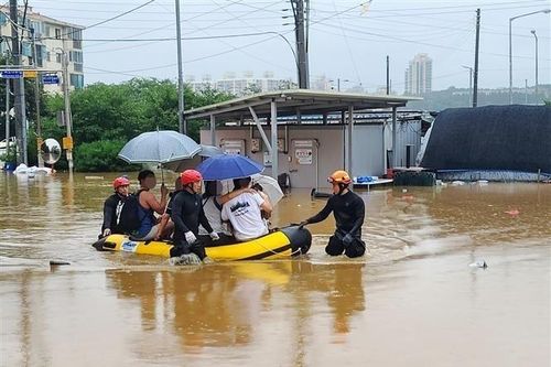 Điện thăm hỏi về việc mưa lớn gây thiệt hại nghiêm trọng ở Hàn Quốc
