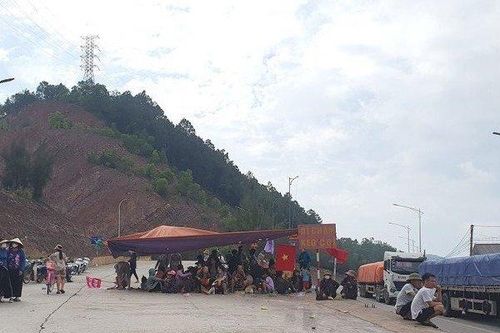 Nhanh chóng xử lý việc người dân tiếp tục chặn xe vào cảng biển Vissai