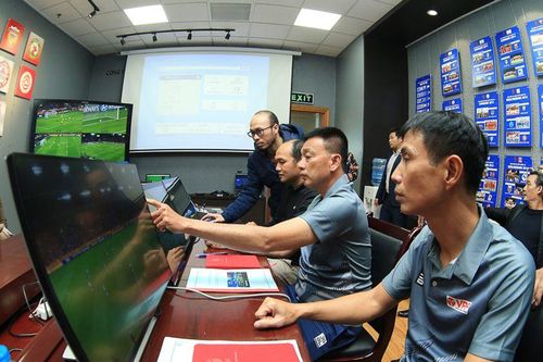 Dự kiến áp dụng VAR từ vòng 3 giai đoạn 2 V-League 2023