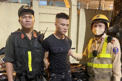 Đạo chích gọi Grab đẩy xe máy vừa ăn trộm được đi tẩu tán