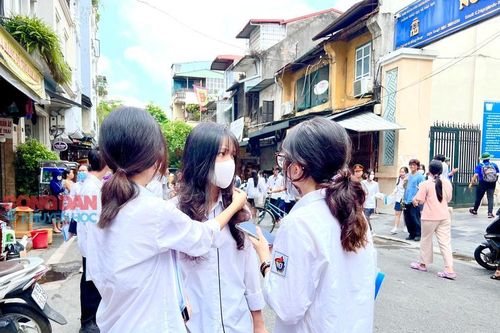 Vì sao môn Ngữ văn ít đạt điểm tuyệt đối trong các kỳ thi?