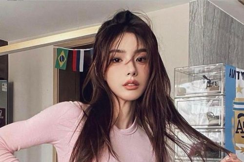 Danh tính hot girl phòng gym xứ Trung cơ thể chỉ 10% mỡ thừa