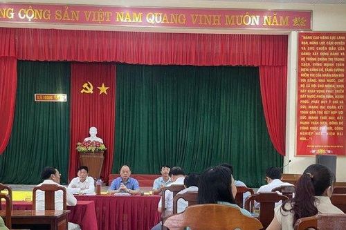 Đối thoại với người dân, giải quyết việc chặn xe hàng vào cảng biển