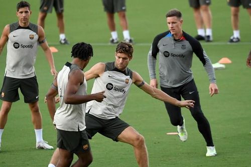 Hàng chục cầu thủ đổ bệnh, Barca hủy trận giao hữu với Juve