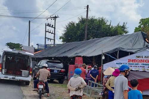Bắt người đàn ông vào quán cà phê đâm chết chủ quán