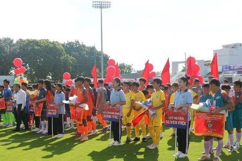 Khởi tranh giải bóng đá thiếu niên nhi đồng, Cúp truyền hình BRT mùa 4