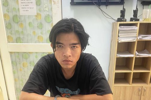 TP.HCM: Tạm giữ hình sự kẻ đột nhập cửa hàng trộm nhiều điện thoại