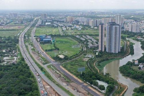 Diện mạo đường song hành cao tốc sắp thông xe ở TP.HCM