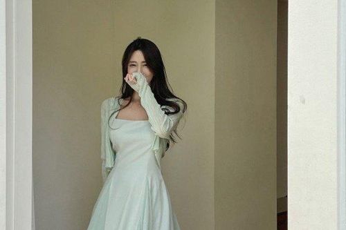 4 kiểu váy 'cấm kỵ' nơi công sở