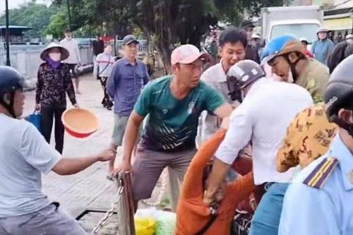 TP Cà Mau báo chính thức vụ tiểu thương xô xát với trật tự đô thị