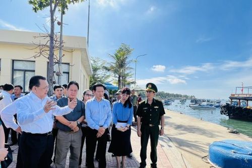 Cần tăng cường công tác quản lý bến tàu du lịch Nha Trang