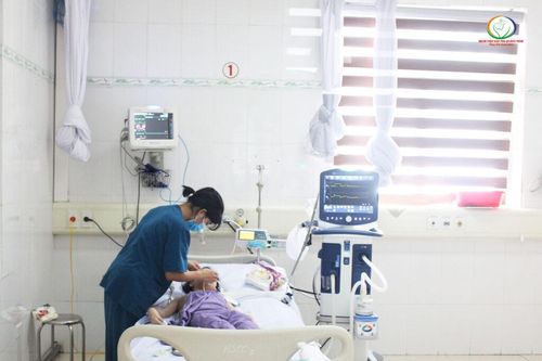 Bệnh viêm não ở trẻ em gia tăng trong mùa Hè
