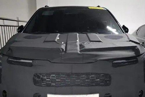 Kia Carnival phiên bản nâng cấp xuất hiện trong lớp ngụy trang