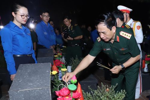 Tri ân các Anh hùng, liệt sĩ, người có công với cách mạng bằng tất cả tấm lòng