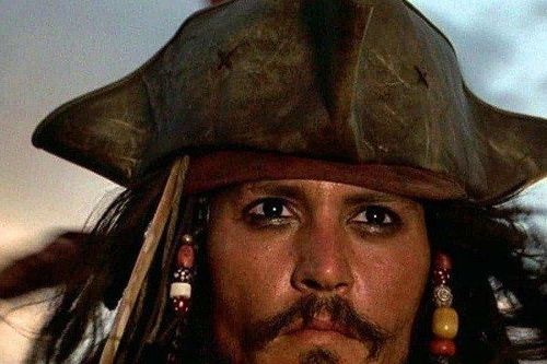 Tài tử Johnny Depp bất tỉnh trong khách sạn chưa rõ nguyên nhân