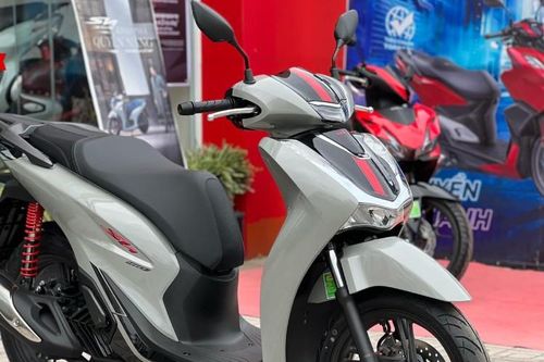 Giá Honda SH160i cuối tháng 7/2023, chênh cao gần 4 triệu đồng