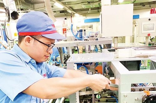 Khơi dậy khát vọng cống hiến của người lao động