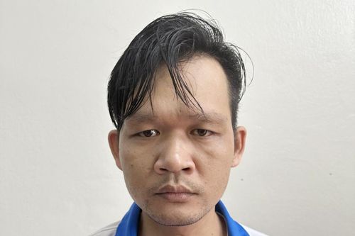 Kinh hoàng người đàn ông tạt axit vào mặt vợ