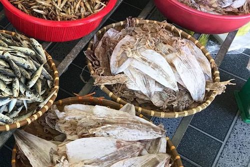 Du lịch Hạ Long mua gì về làm quà?