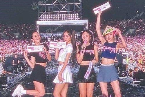 BLACKPINK 'gây bão mạng', lập loạt kỷ lục ấn tượng