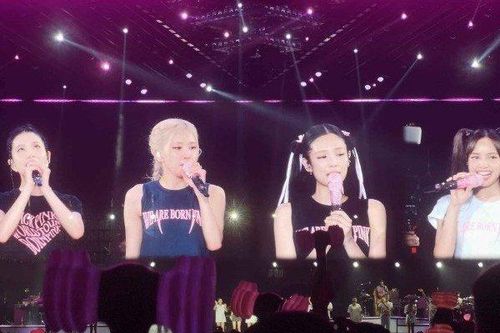Sốt vé BLACKPINK đêm cuối tại Hà Nội: BTC bất ngờ 'quay xe' khiến dân phe vé 'méo mặt'
