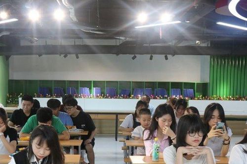 Hào hứng buổi sinh hoạt trải nghiệm văn hóa Hàn Quốc tại Trường Đại học Trưng Vương