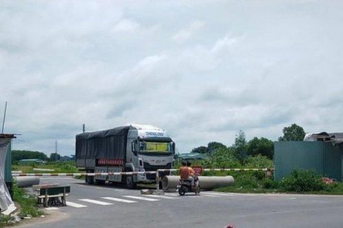 Tin tức 24h qua: Phát hiện thi thể chi chít vết đâm trên bãi đất trống
