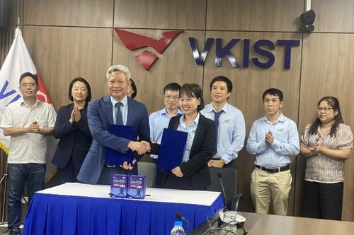 Lễ ký hợp đồng chuyển giao công nghệ giữa Dược liệu TW28 và VKIST
