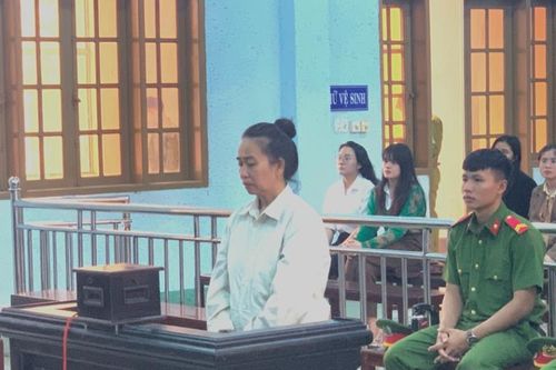 'Mượn đầu heo nấu cháo'