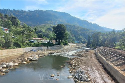 Hoàn thành kè chống sạt lở khu dân cư xã Trà Leng