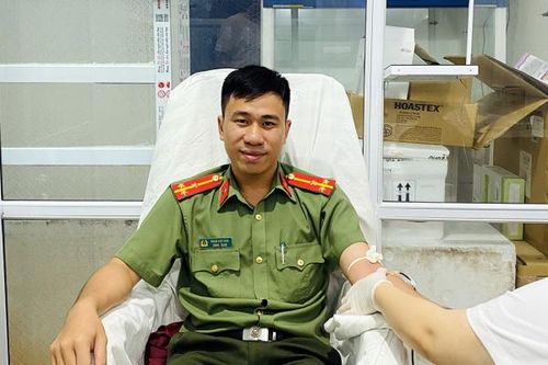 Bí thư đoàn Công an huyện hiến máu cứu thai phụ