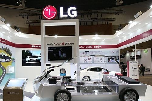 Lợi nhuận của nhà sản xuất pin LG và Samsung tăng mạnh nhờ nhu cầu xe điện cao