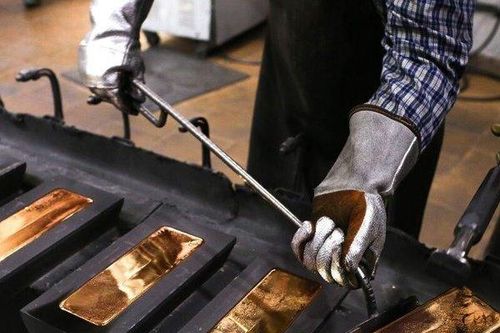 Sau 18 tháng chiến sự, Nga tái khởi động mua vàng và ngoại hối