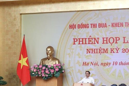 Bám sát các đột phá, việc khó, phức tạp trong thi đua, khen thưởng