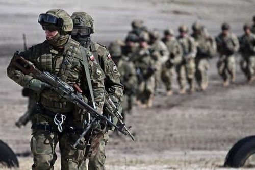 Ba Lan thông báo kế hoạch điều 10.000 quân tới biên giới với Belarus