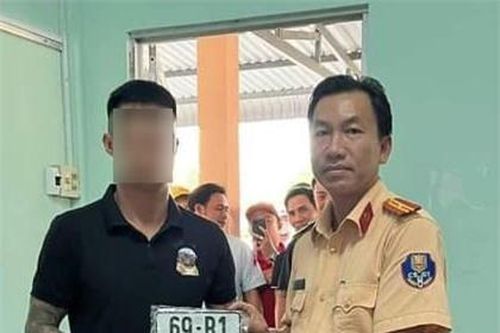 Cà Mau: Chủ xe đeo biển số 'ngũ quý' 777.77 rao bán xe giá nửa tỷ