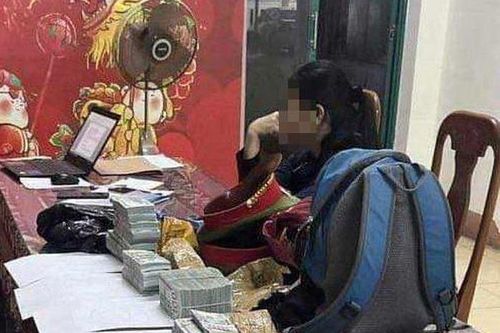 Bắt giữ vụ vận chuyển trái phép hơn 410.000 USD tại Quảng Trị
