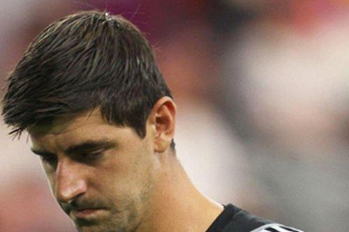 Courtois sắp nghỉ cả mùa, Real cuống cuồng tìm người thay