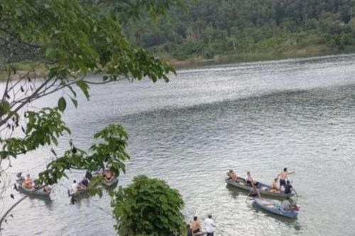 Quảng Nam: Lật ghe trên lòng hồ thủy điện, 1 người tử vong, 1 người mất tích