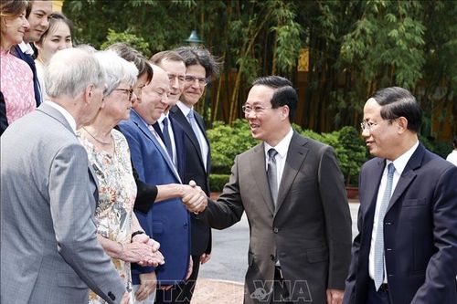 Chủ tịch nước gặp gỡ các nhà khoa học dự Hội nghị khoa học quốc tế 'Các cửa sổ nhìn ra vũ trụ'